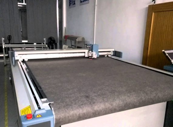 Bullmer single leyer cutting machine